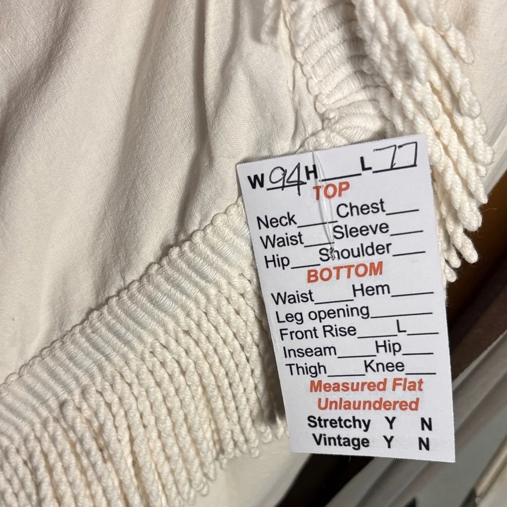 Floral Embroidered Cream full size coverlet 94 x 77 bag Aa‎